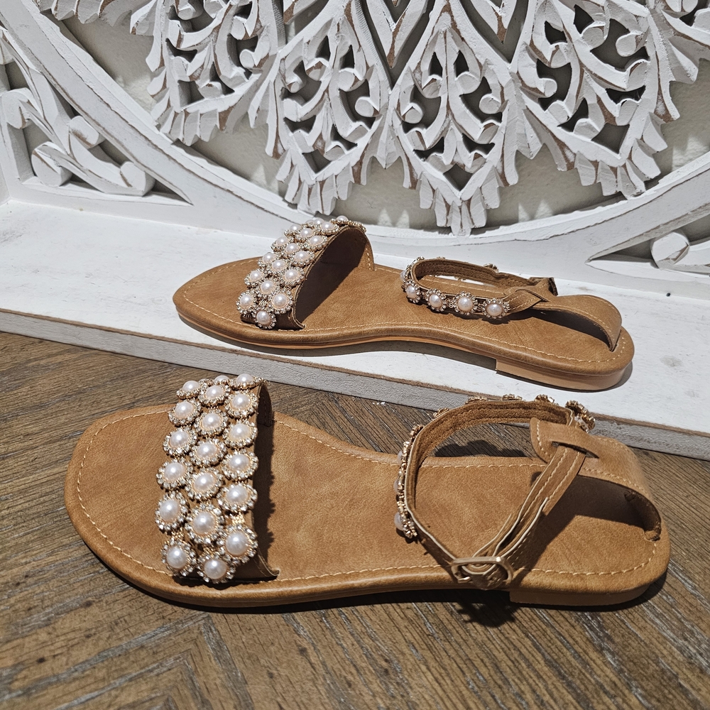 NEW Boutique Elegant Tan Sandals with Pearl Embellishments & Rhinestones Women 7 - Picture 6 of 7